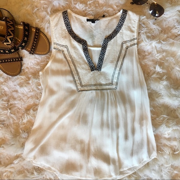 Papermoon Sessilee Split Neck Top - Picture 2 of 8